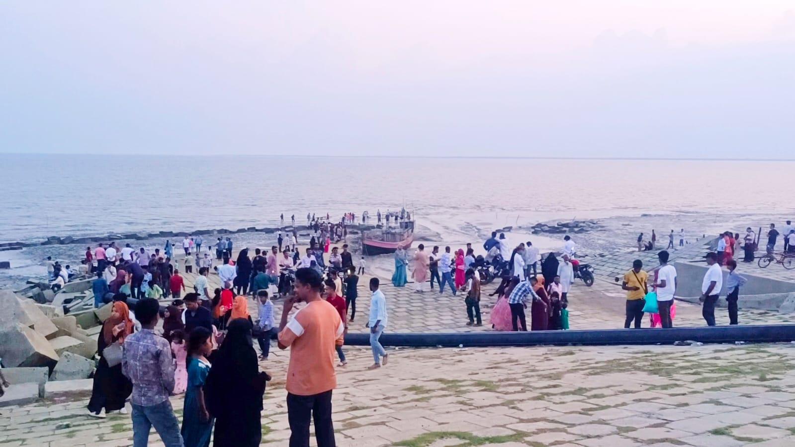 দিন দিন জনপ্রিয় হয়ে উঠছে মীরসরাই অর্থনৈতিক অঞ্চলের সমুদ্র সৈকত