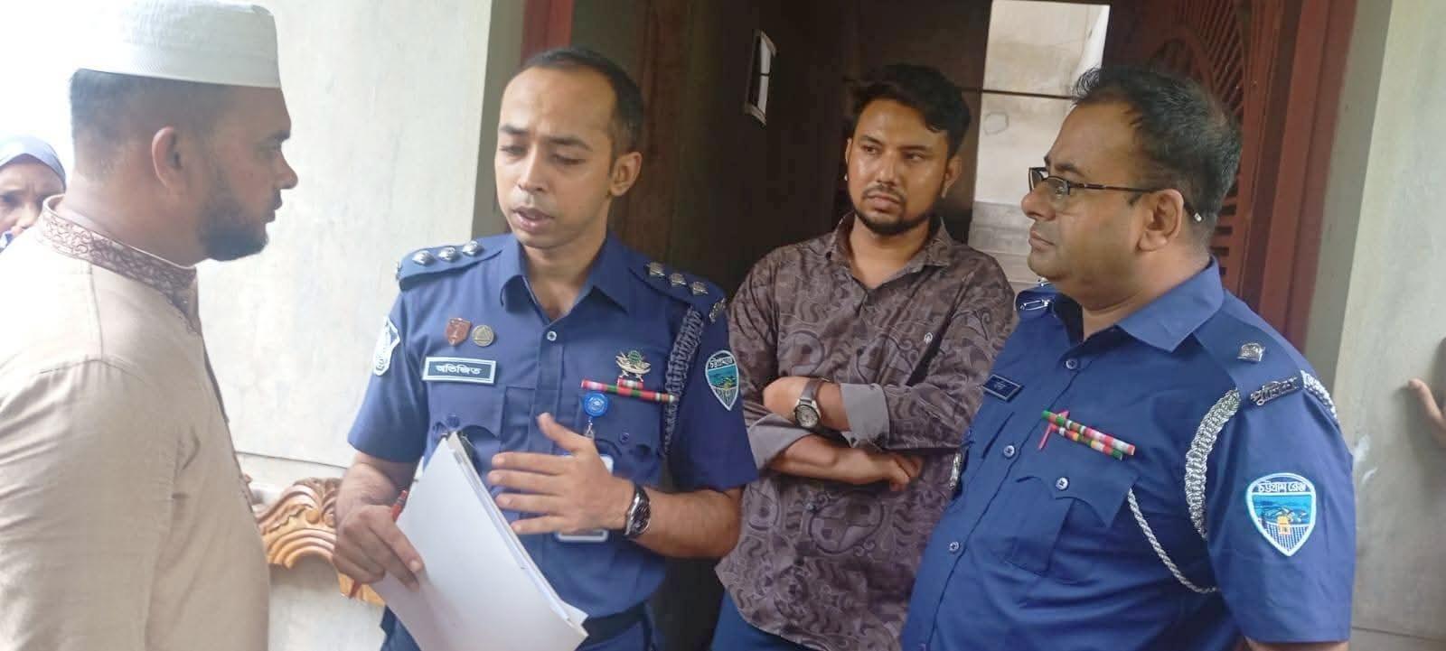 নবগঠিত মাতামুহুরী উপজেলায় ২ বসতঘরে দুর্ধর্ষ ডাকাতি : প্রবাসীর স্ত্রী-কন্যাকে নির্যাতন, আটক-৬