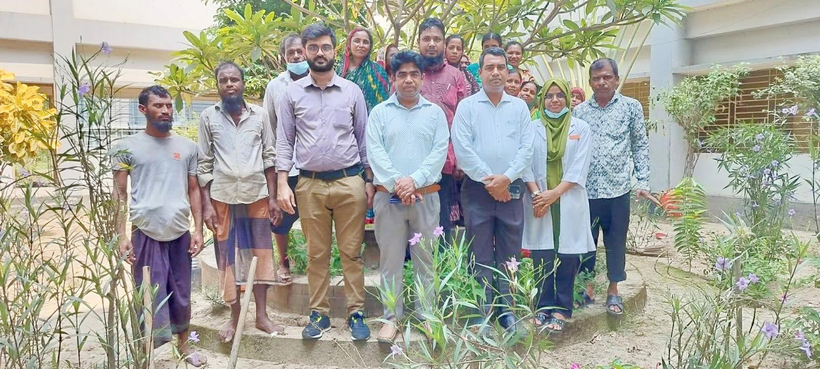 চকরিয়া উপজেলা স্বাস্থ্য কমপ্লেক্সের ডেঙ্গু প্রতিরোধে পরিষ্কার-পরিচ্ছন্নতা সচেতনতা অভিযান