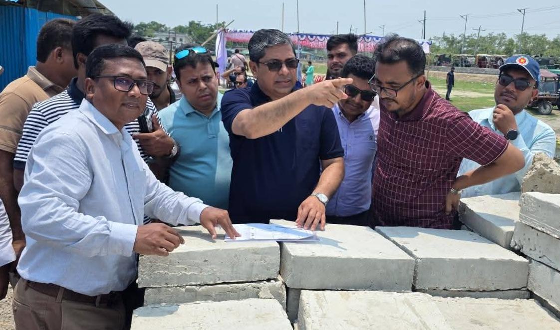 মহেশখালীতে নির্মাণ হচ্ছে প্রাকৃতিক সৌন্দর্যমন্ডিত নৌপথের ল্যান্ডিং স্টেশন : পরিদর্শনে স্থানীয় সরকার প্রতিমন্ত্রী